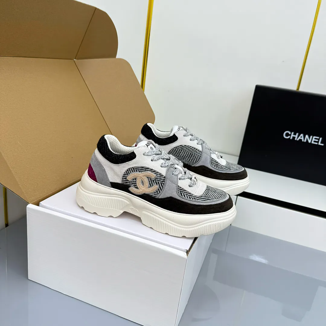 👟👟Ex-factory price 620👟👟 Chanel bread shoes ~ original calfskin panda shoes Chanel 25C latest hot style panda black and white sports shoes casual sneakers Xiaoxiang hot item classic black and white panda color coco girls must pay Fabric: original custom mixed sheepskin lining: original imported breathable mesh lining outsole: Original molded rubber + TPU combination Size: Women's 35-41